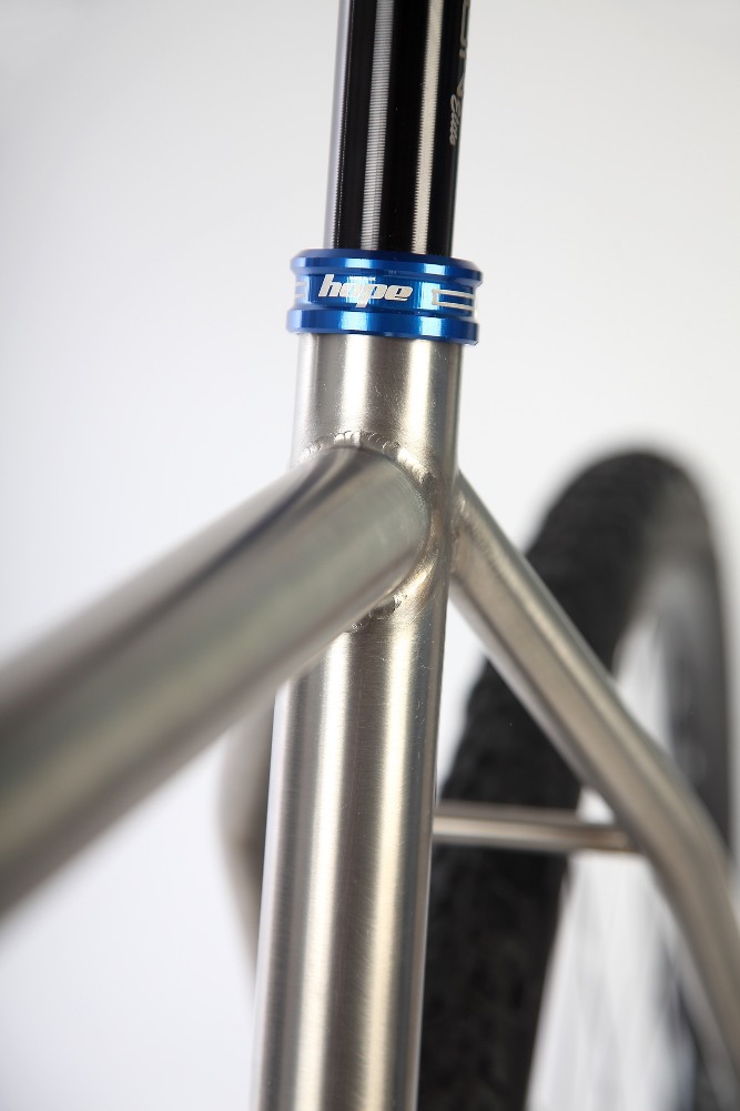 CX 1X11 Sram Force Hope Sattelklemme Thomson WTB 